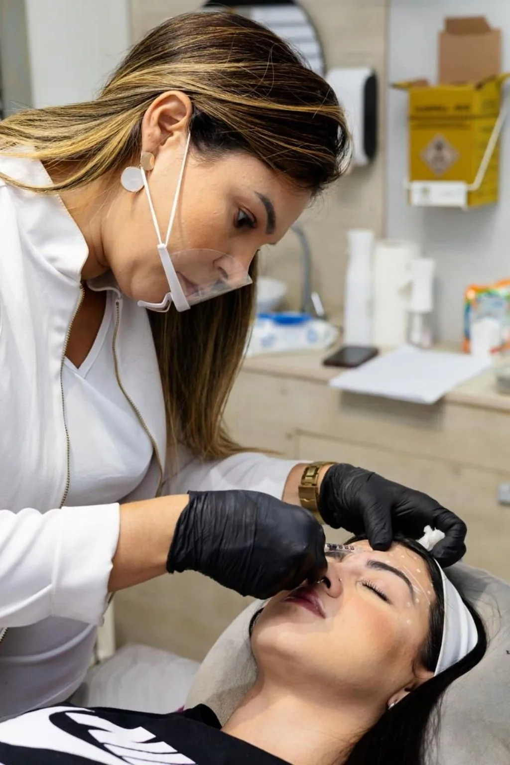 Procedimento especializado realizado por biomédica